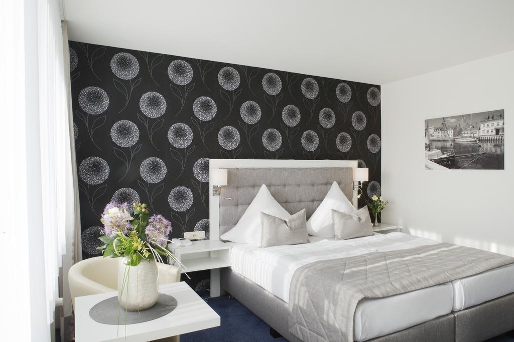 Hafenhotel Pommernyacht Ueckermünde Εξωτερικό φωτογραφία