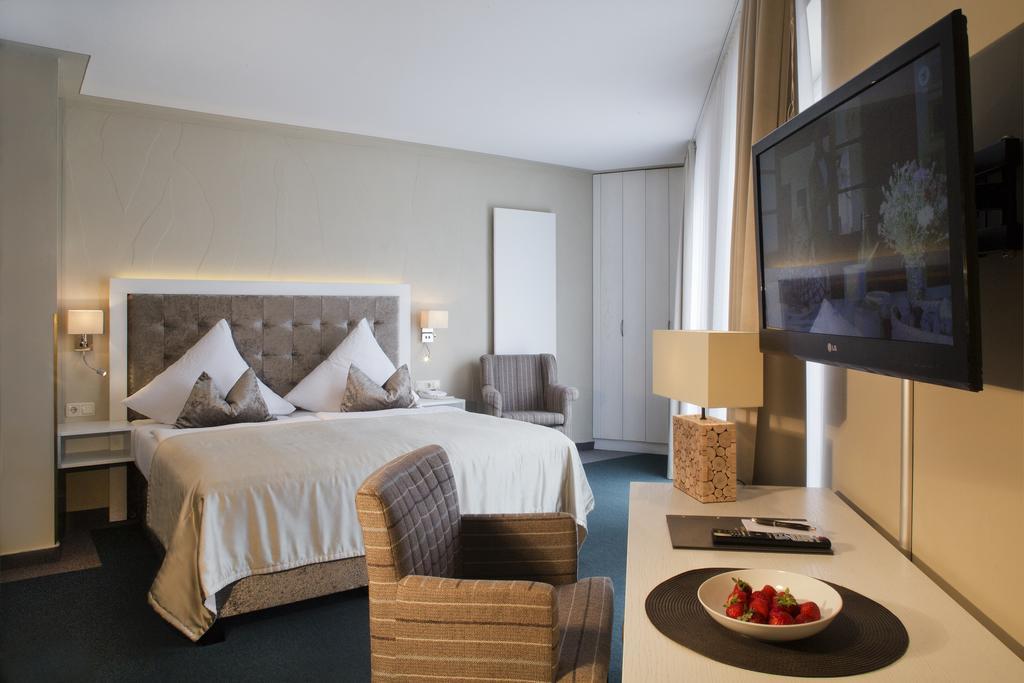 Hafenhotel Pommernyacht Ueckermünde Δωμάτιο φωτογραφία